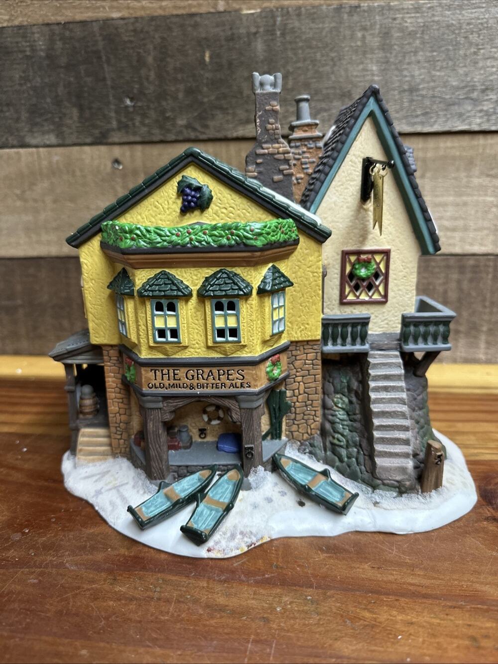 Dept 56 Dickens' Village Series "The Grapes Inn" 5th Edition 1996 #57534 In Box
